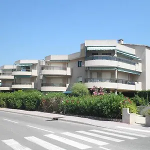  Appartement De 27 M² + 70 M² De Jardin à 100 M Des Plages France