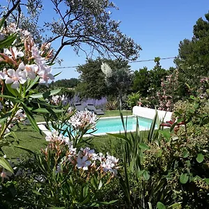  Hébergement de vacances Parfums De Provence L'oliveraie - Piscine Chauffée&spa France